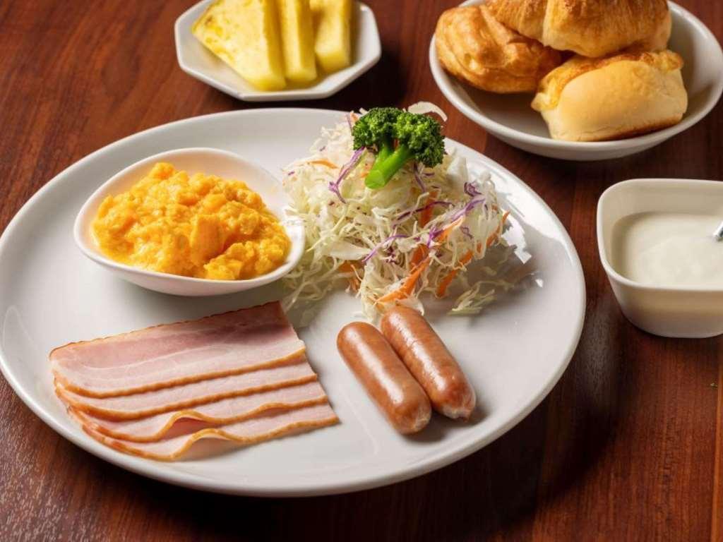 Готель Ibis Styles Tokyo Ginza Ресторан фото